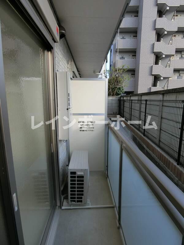 バルコニー　お洗濯にも便利なバルコニー付き