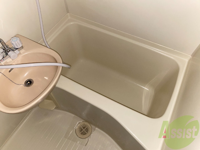 バス・シャワールーム　疲れた日は湯船に浸かって疲れをとってください。