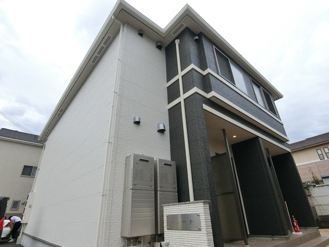 建物外観　２０１７．１築の築浅物件です！