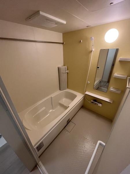 バス・シャワールーム　広々1坪タイプのバスルーム