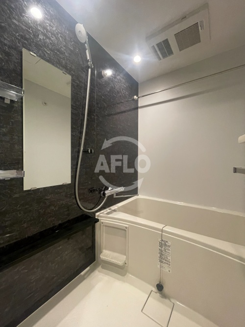 バス・シャワールーム　エスリードレジデンス ザ・グラン大阪福島クラス　浴室