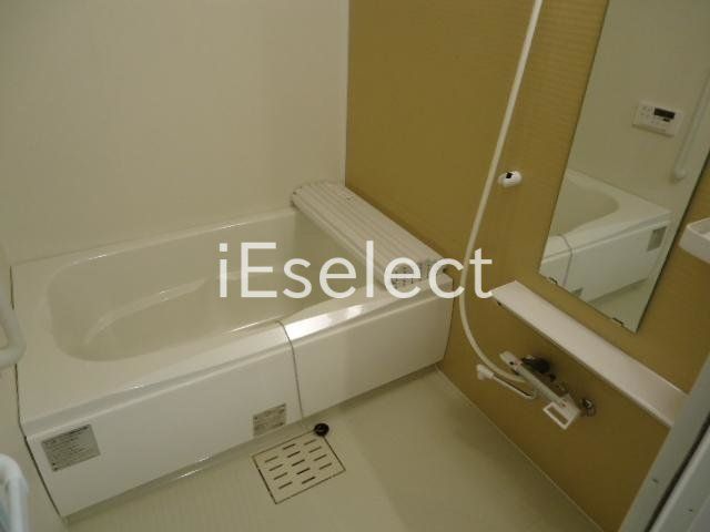 バス・シャワールーム　浴室乾燥機付きバスルームです