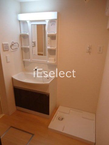 洗面設備　朝の忙しい時間に便利な洗髪化粧台！