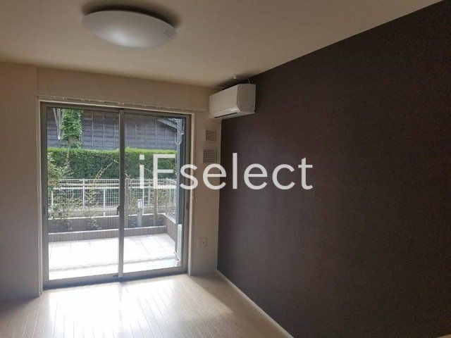 居室・リビング　広々開放的なリビングです♪