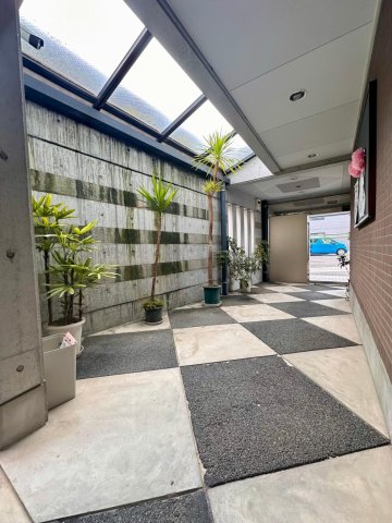 その他共有部分　清掃が行き届いた明るい共用部