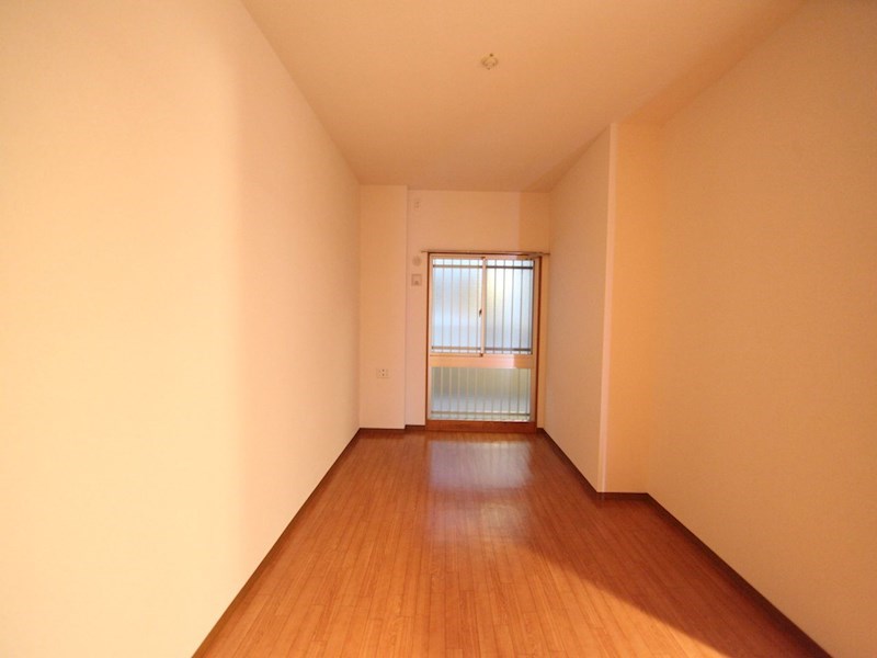 その他　洋室7帖　ウォークインクローゼット付（収納充実してます）