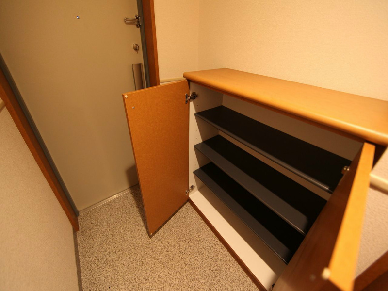 玄関　玄関　シューズボックス付