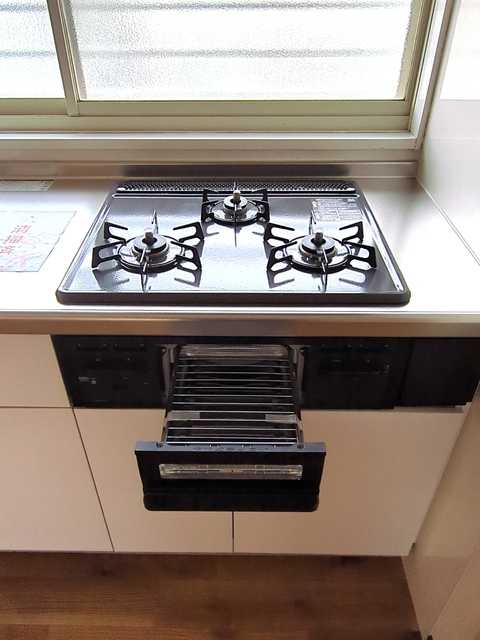キッチン　嬉しい３口コンロ