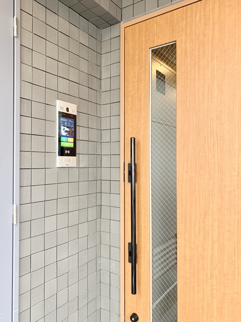 エントランス　オートロック付きエントランス♪