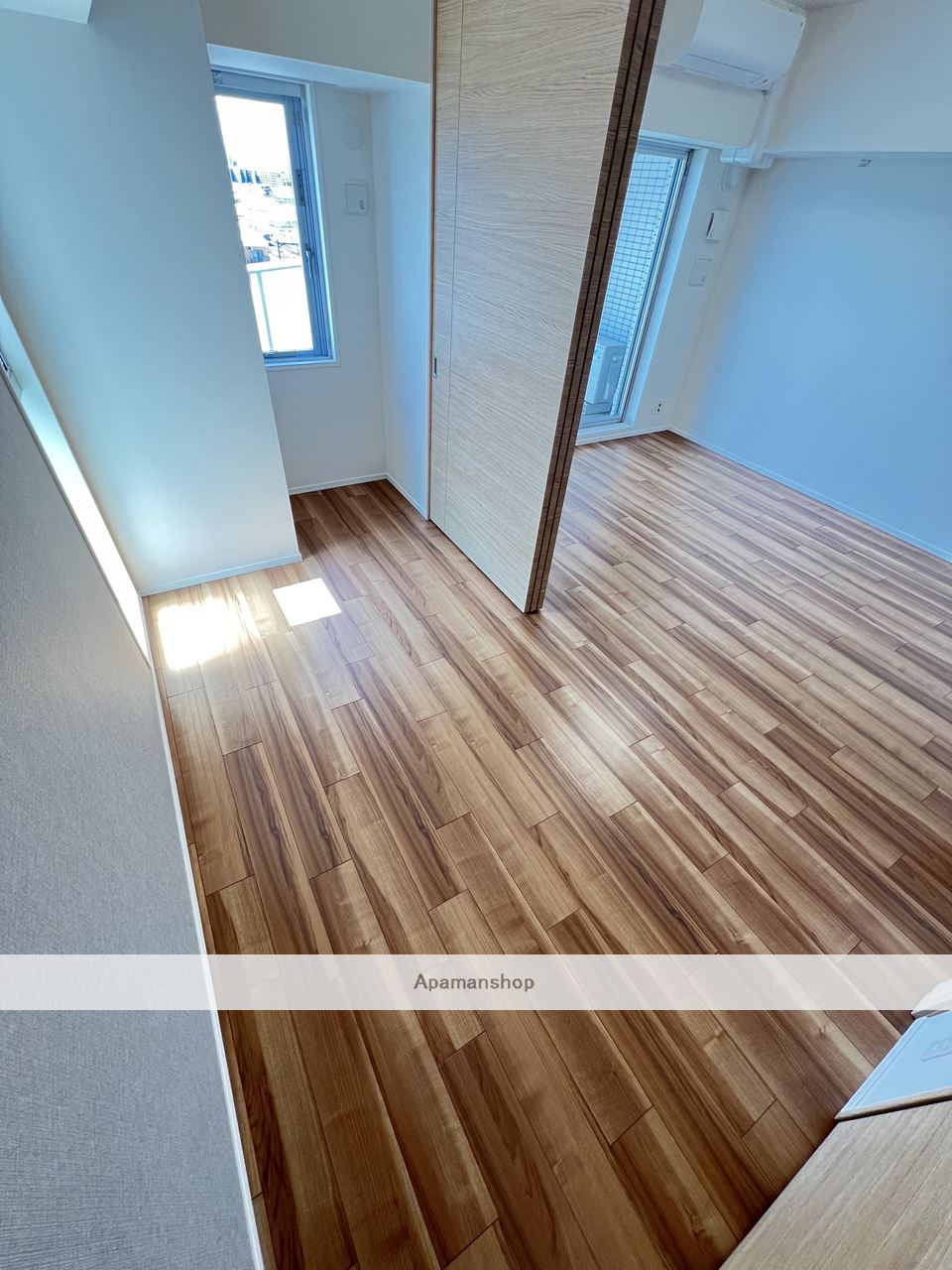 居室・リビング　※同物件、別部屋の写真です。