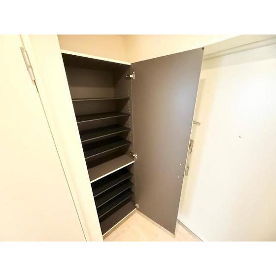 玄関　シューズボックス