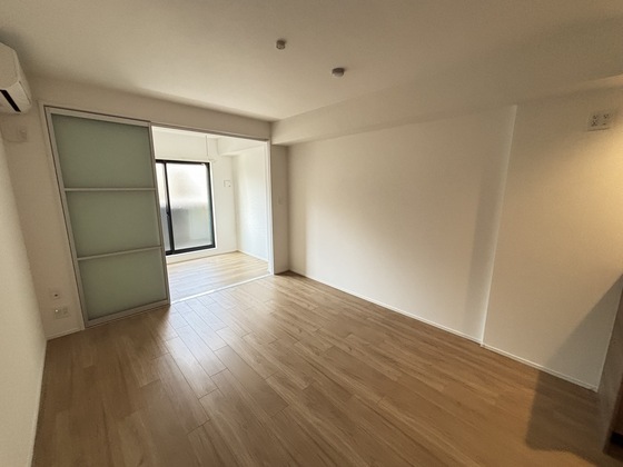 居室・リビング　※別部屋の写真です