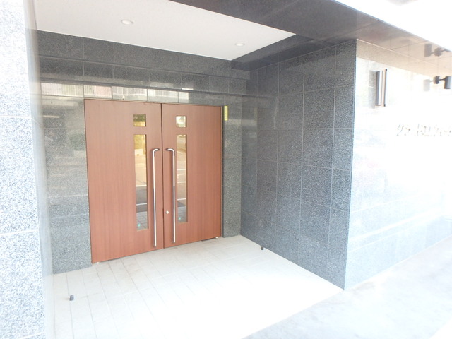 エントランス　重厚感のあるエントランス♪