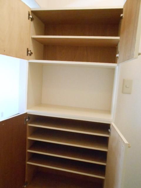 玄関　★★下駄箱付、玄関★★