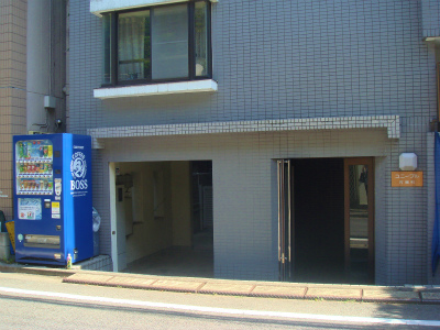 建物外観　入口