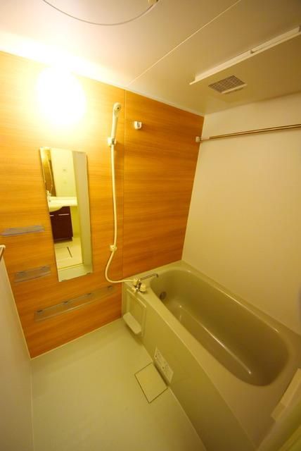 バス・シャワールーム　★★追い焚き付きで経済的★★