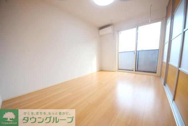 居室・リビング　★★南西向きで明るい室内★★