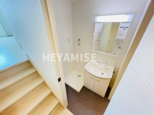 洗面設備　※同タイプの別号室の写真です