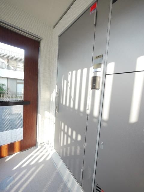 エントランス　★しっかりとした玄関です★