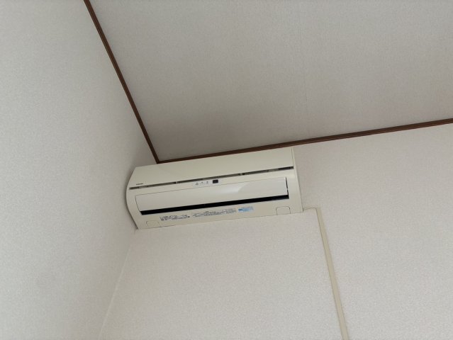 その他設備　エアコン1基　他部屋参考写真です