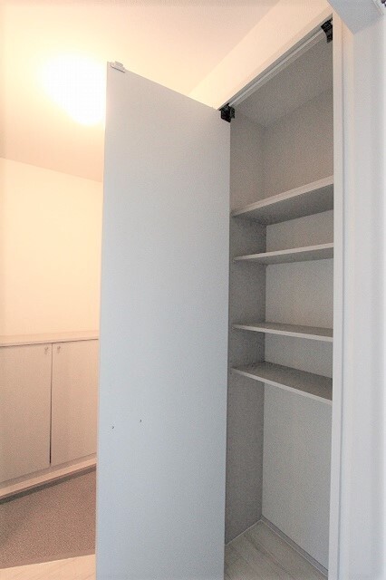 その他部屋・スペース　玄関ホール収納棚