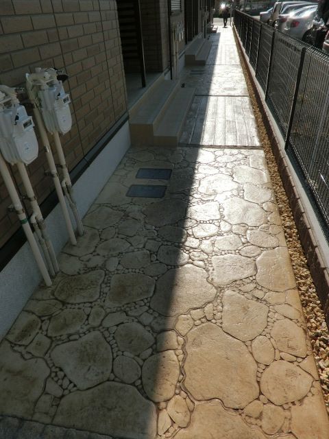 エントランス　石畳のエントランス♪オシャレですね！