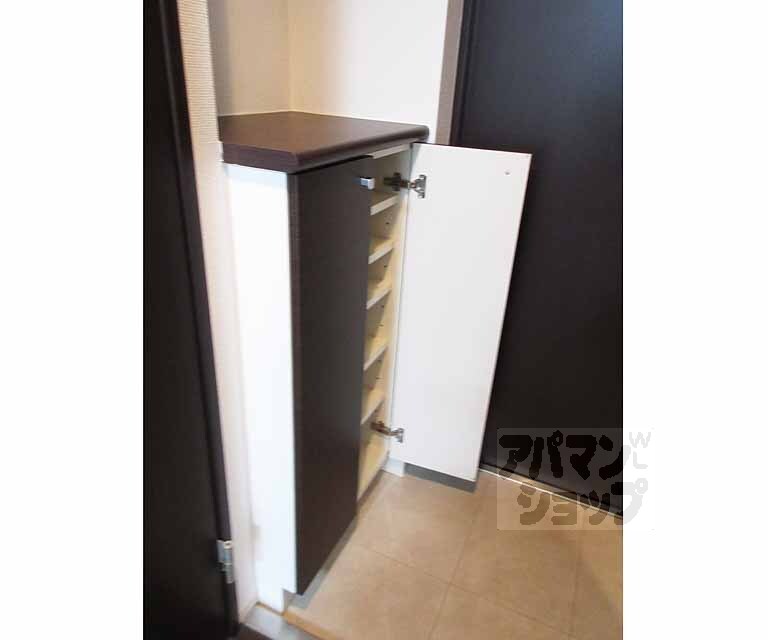 収納　玄関の靴収納。