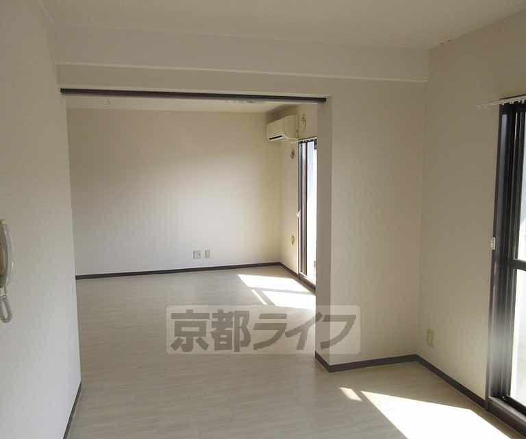 居室・リビング　広々としたお部屋です！