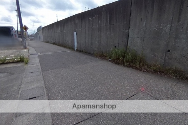 その他　前面道路（その他）まで0m