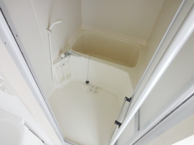 バス・シャワールーム　同物件別号室の写真です。