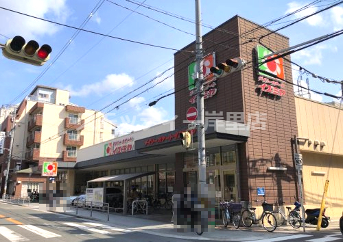 スーパー　イズミヤ 昭和町店（スーパー）まで589m