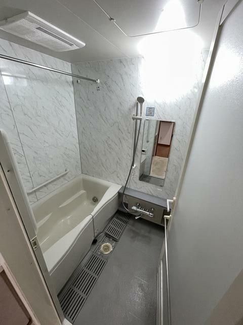 バス・シャワールーム　お風呂です