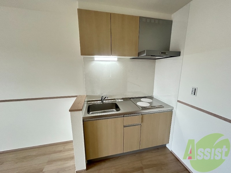 キッチン　キッチンはＩＨなのでお手入れがしやすそうですね。