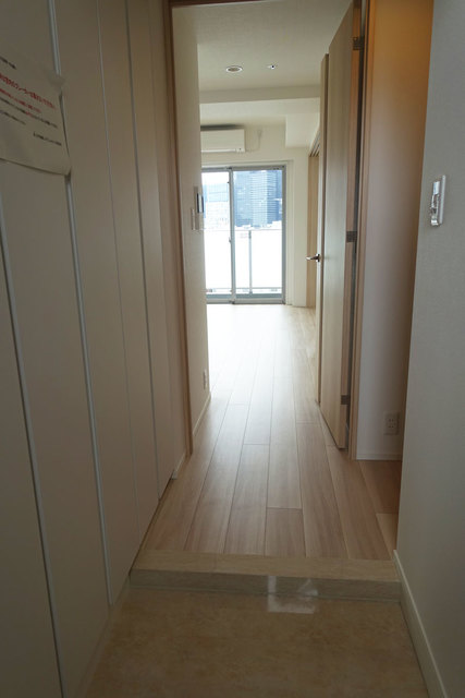 玄関　※写真は同タイプ住戸です。