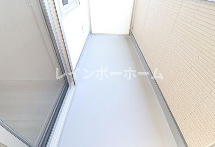 バルコニー　お洗濯にも便利なバルコニー付き