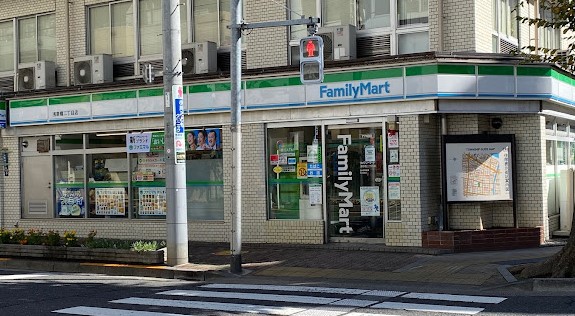 コンビニ　ファミリーマート浅草橋二丁目店（コンビニ）まで224m