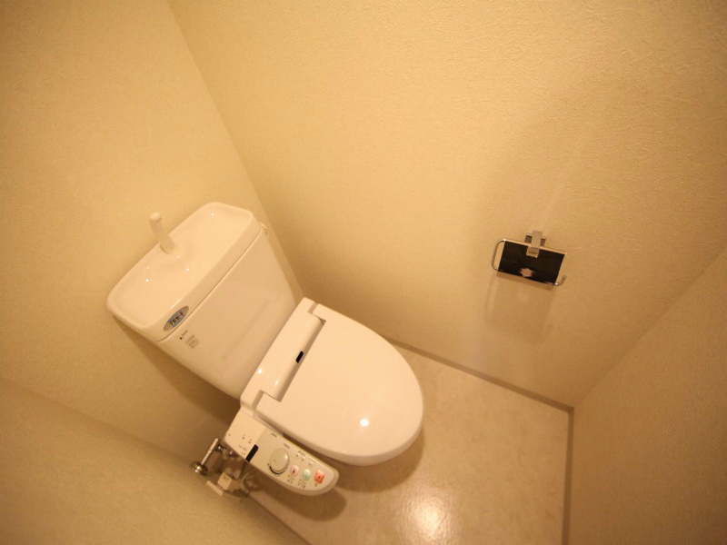 トイレ　温水洗浄暖房便座付トイレ
