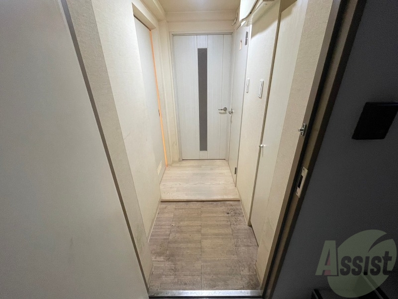 玄関　玄関の様子です。明るい印象ですね。気分もあがりそう。