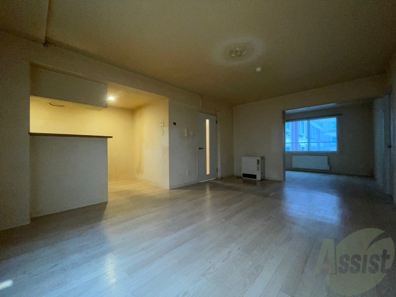 居室・リビング　広くてきれいなリビングです！快適に過ごせそうですね。