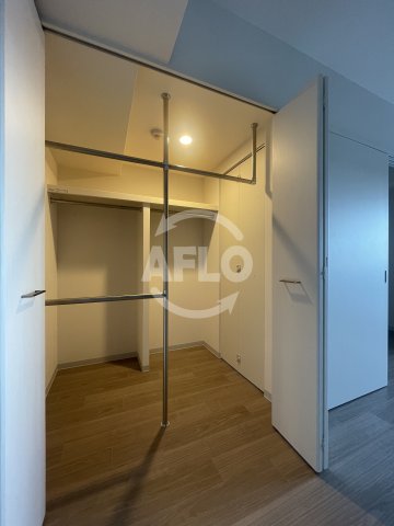 収納　WORVE吹田江坂　ウォークインクローゼット