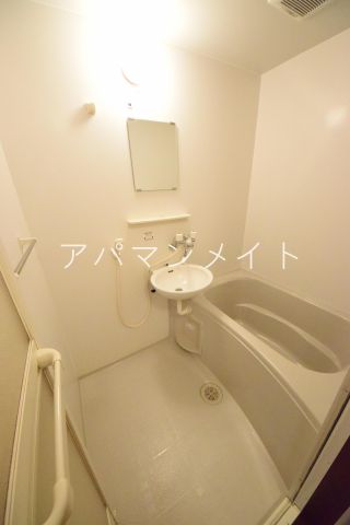 バス・シャワールーム　お風呂で日々の疲れを落としましょう