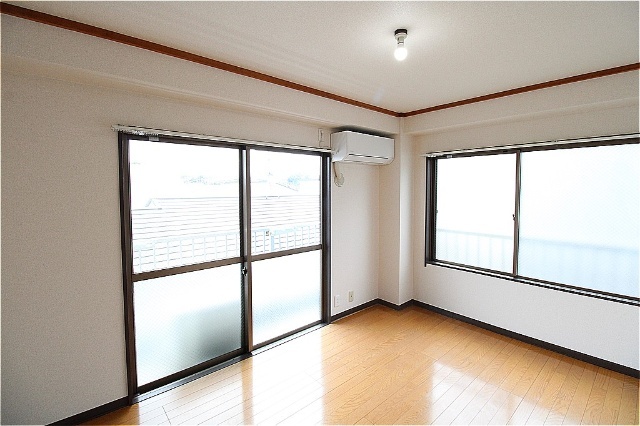 居室・リビング　洋室６帖★２面採光