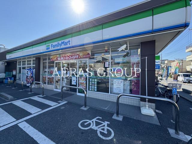 コンビニ　ファミリーマート 三郷戸ヶ崎店（コンビニ）まで405m