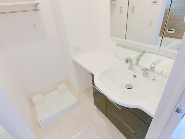 洗面設備　写真は別のお部屋のイメージです。現況優先