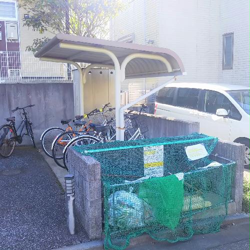 その他共有部分　駐輪場完備。ごみ集積場もあります！