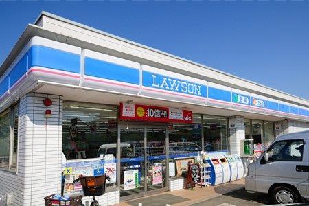 コンビニ　ローソン和光下新倉店（コンビニ）まで745m