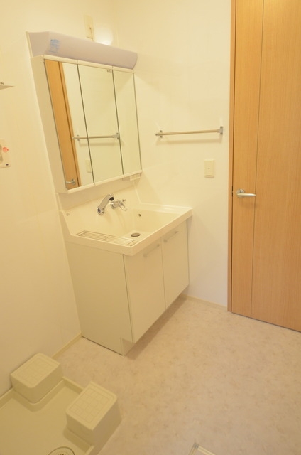 洗面設備　※室内写真はお隣B棟