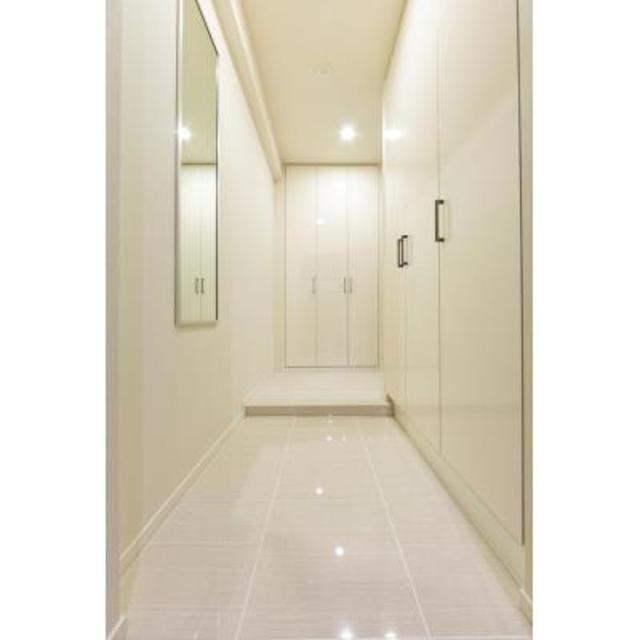 玄関　※写真は同タイプ住戸です。