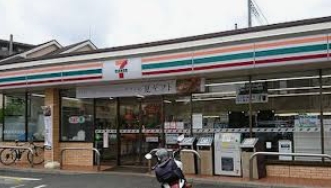 コンビニ　セブンイレブン高井戸東五日市街道店（コンビニ）まで791m