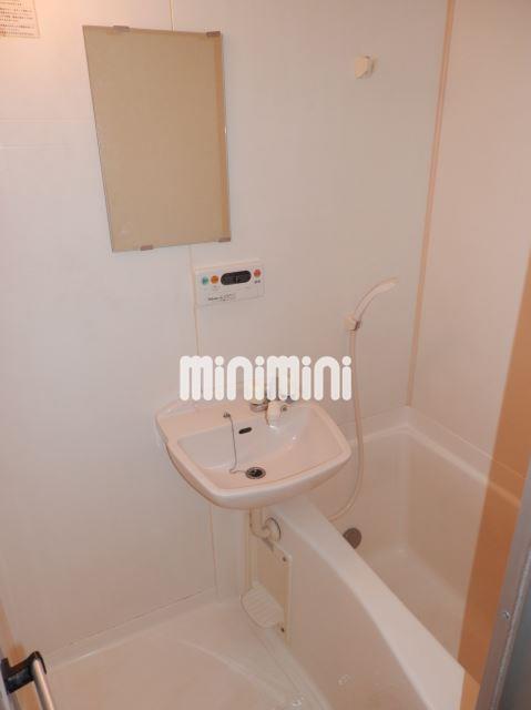 バス・シャワールーム　一日の疲れを癒す浴室。